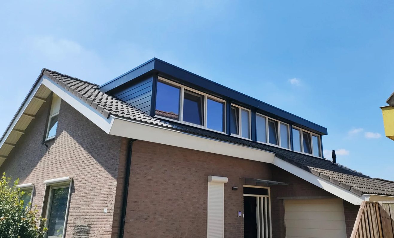 Handgetekende plattegrond met maatvoering voor een dakkapelproject